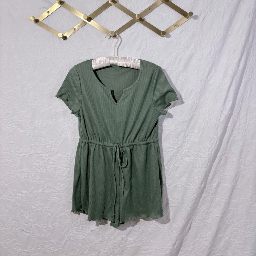 Green Romper With Drawstring 🍁